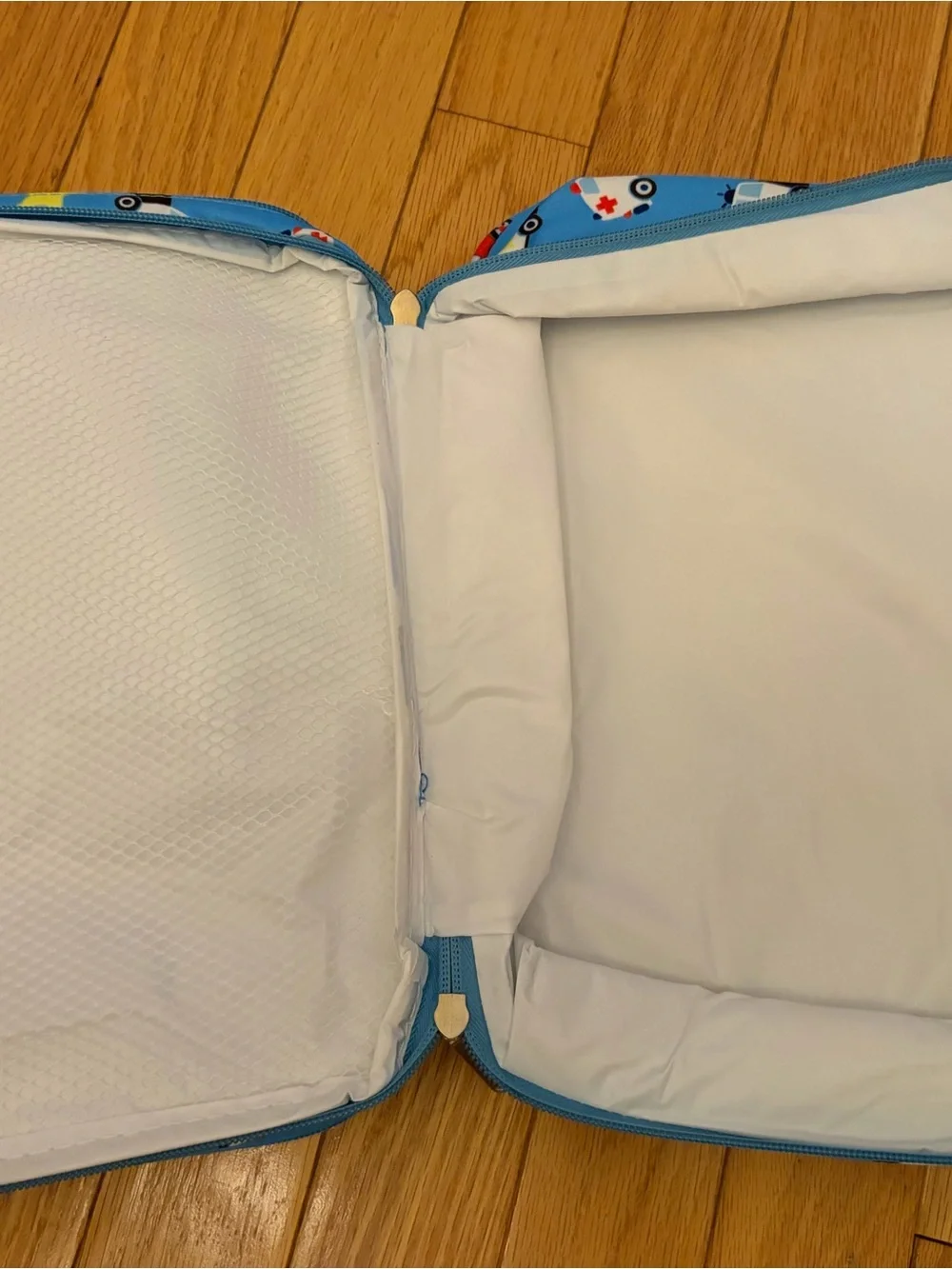 Blue Bubble Pop and emergency vehicle Crossbody Lunch Bag